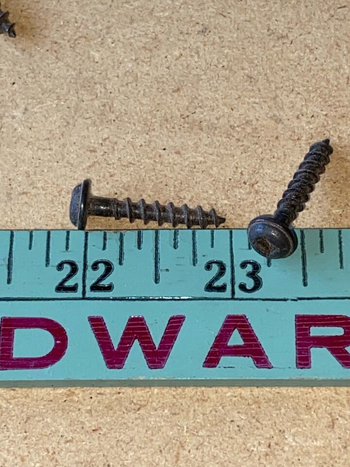NOS Box of 5,000 pcs American made Panhead 1&quot; screws - $106.43