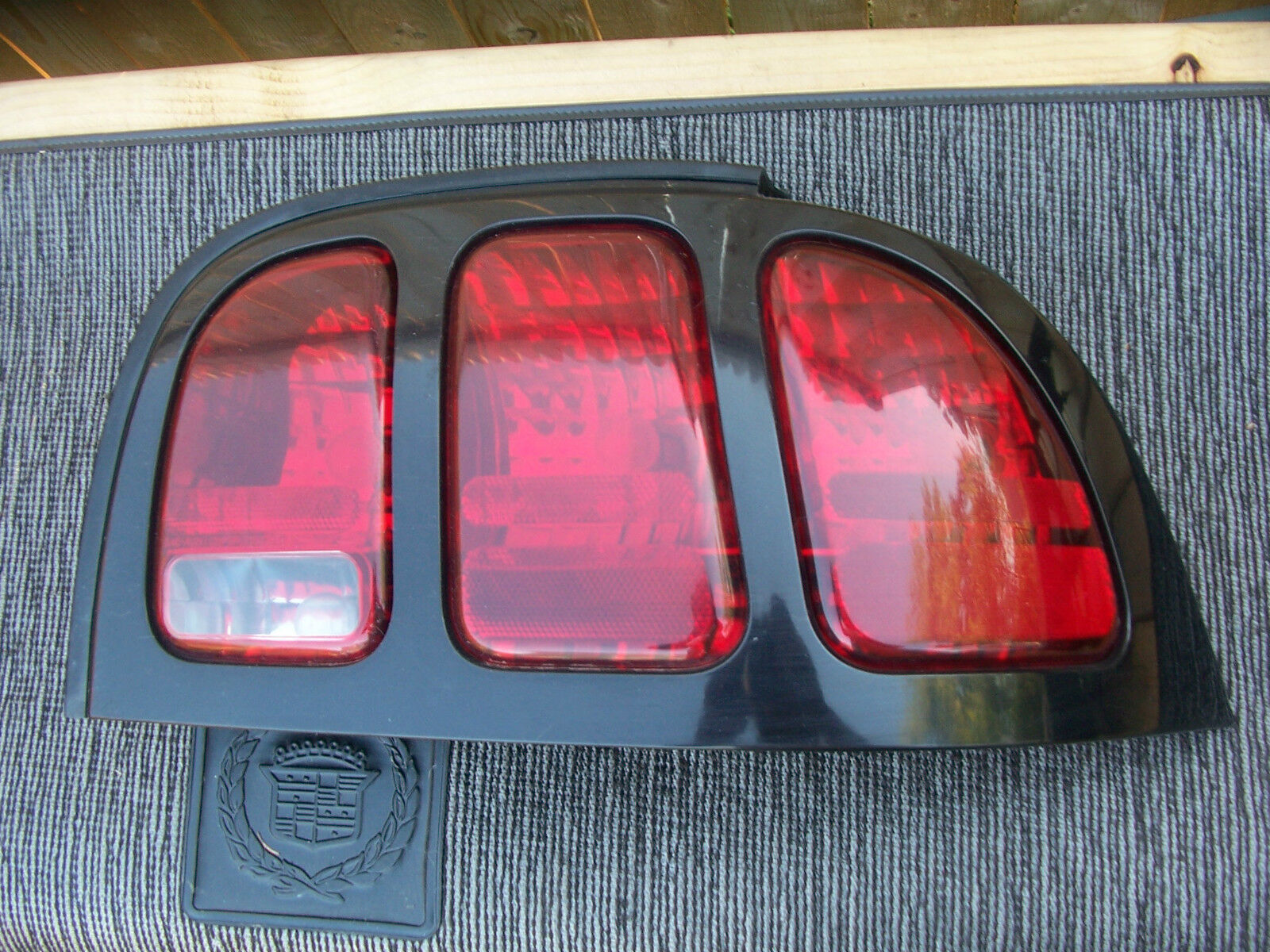 1998 MUSTANG GREEN RIGHT TAILLIGHT OEM USED ORIGINAL FORD PART 1997 1996 1995 94 - $178.19