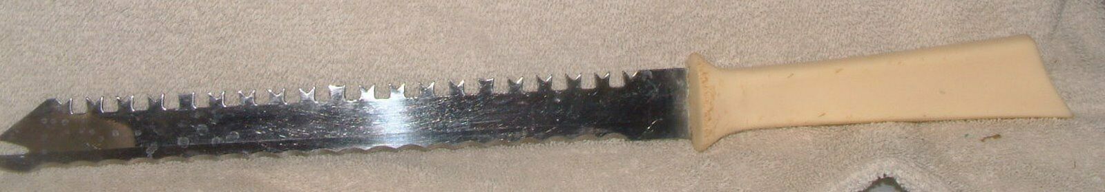Vintage QUIKUT QUIKKLE KNIFE USA Chefs SLICING Bread Frozen Carving Food... - $6.92