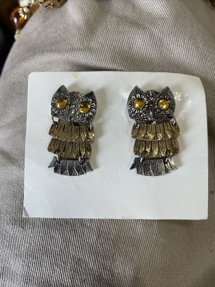 Vintage 60&#39;s Articulated Owl Clip On Earring Celebrity Amber eyes New - $34.65