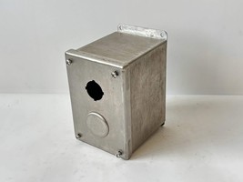 Hoffman E2PBXSS 2-Hole 30.5 mm Stainless Steel Pushbutton Enclosure - €43,06 EUR