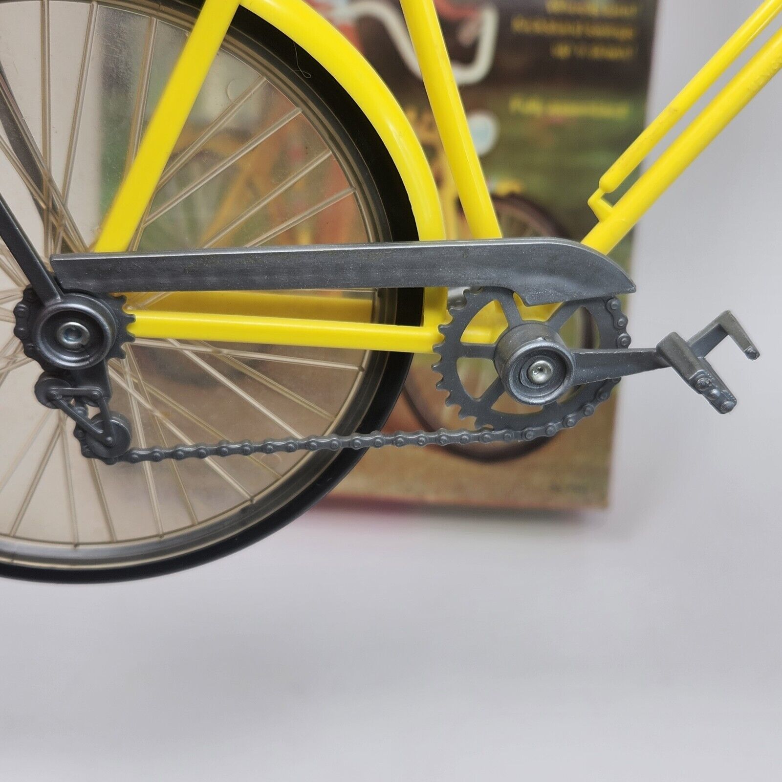 VINTAGE 1973 MATTEL BARBIE TEN SPEEDER YELLOW BIKE # 7777 IN ORIGINAL BOX Item image 9