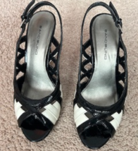 Women&#39;s Heels Bandolino Black White Strappy Size 6M Heels 3 1/2 Inches - $27.99