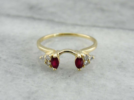 1 Karat Labor Erstellt Marquise Rot Rubin Diamant Bei Ring 14K Gelb Vergoldet - £73.92 GBP