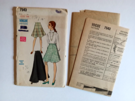 1970s Vogue 7543 Vintage Sewing Patterns  Women's Skirt Size Waist 25.5 Hip 36 - $14.70
