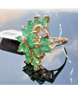 Authenticity Guarantee

585 14K YELLOW GOLD EMERALD AND DIAMOND MODERNIS... - $12,633.79 MXN