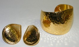  Cuff Bracelet &amp; Earrings Vintage Hammered Brass - £39.96 GBP