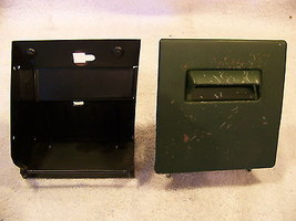 1971 CHRYSLER ASHTRAY RECEPTACLE &amp; HOUSING NEWPORT NEW YORKER TOWN &amp; COU... - $513.39 MXN