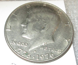 1776-1976 D Kennedy Bi-centennial Half Dollar - $1,291.97 MXN
