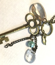 key pendant 28&quot; adjustable bronze tone chain with plastic beads - £5.59 GBP