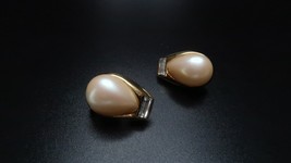 Vintage RICHELIEU Faux Pearl Clip Earrings 2.2cm - £9.47 GBP
