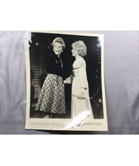 &quot;DINAH SHORE&quot; DINAH! SHOW - 8X10  CBS PRESS PHOTO WITH DEBORAH KERR - $366.55 MXN