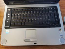 Toshiba Satellite M35X-S1143 Intel Celeron M NO HDD No Batt - $19.00