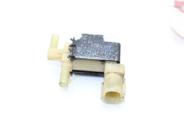 00-05 TOYOTA CELICA GT Vacuum Switch Valve F2332 image 2