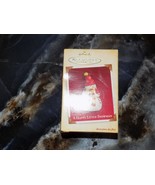 Hallmark &quot;A Happy Little Snowman&quot; W/Red Cardinal Ornament 2005 NEW - $244.80 MXN