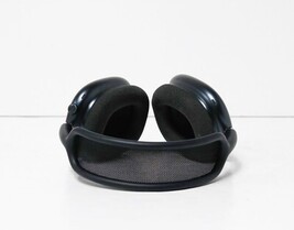 Apple AirPods Max  Wireless Headphones (USB-C) MWW43AM/A - Midnight image 5