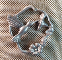 Vintage LCD Hummingbird Brooch Pin Floral Wreath Pewter Lindsay Claire Designs - £15.46 GBP