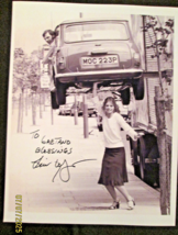 LINDSAY WAGNER : ACTRESS (THE BIONIC WOMAN) ORIGINAL AUTOGRAPH PHOTO - $296.99