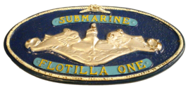 Flotilla One Vtg U.S. Navy 11-5/8&quot; Submarine Warfare Insignia Cast Brass Plaque - £87.64 GBP