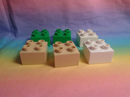LEGO Duplo 6 Replacement Bricks 2 White 2 Green 2 Beige 2 X 2 Dot - $1.92