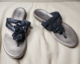 Clarks Bendable Flip Flops Women&#39;s 10M Black Leather Floral Upper - $11.75