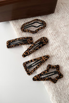 Chestnut Leopard Print Hollow Hair Clip - $51.36 MXN