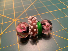 Handmade pink green Glass Lampwork Beads - New - £17.06 GBP