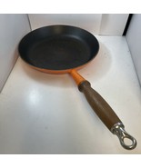 VTG Le Creuset Orange Chef’s Skillet #26 10.5” Wood Handle - $1,676.29 MXN