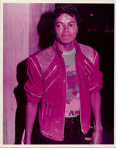 Michael Jackson vintage 1980&#39;s 8x10 press photo in red jacket - £9.61 GBP