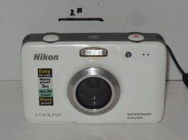 Nikon COOLPIX S30 10.1MP Digital Camera - White Tested Works - £77.77 GBP