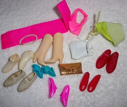 Vintage 7 Pairs of Barbie Shoes, Pearl Necklace Gold Purse &amp; More - £3.17 GBP