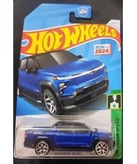 Hot Wheels Silverado EV RST - $153.80 MXN