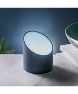 The Flippable Alarm Clock / Ambient Light recharges via USB - $1,161.40 MXN