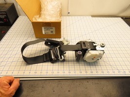 GM 19356107 Seat Belt Retractor Assembly General Motors - $1,778.17 MXN