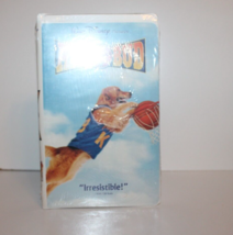 NEW Walt Disney&#39;s Air Bud FACTORY SEALED VHS 1997 Clamshell - £10.28 GBP