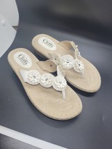 Women&#39;s Cliffs White Mountain LN sandals thong white Flowers size 7 - $17.82