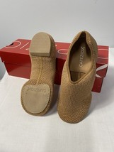 Capezio Hanami Pure Knit Jazz Shoes, Natural, Adult 4M, New - $360.94 MXN
