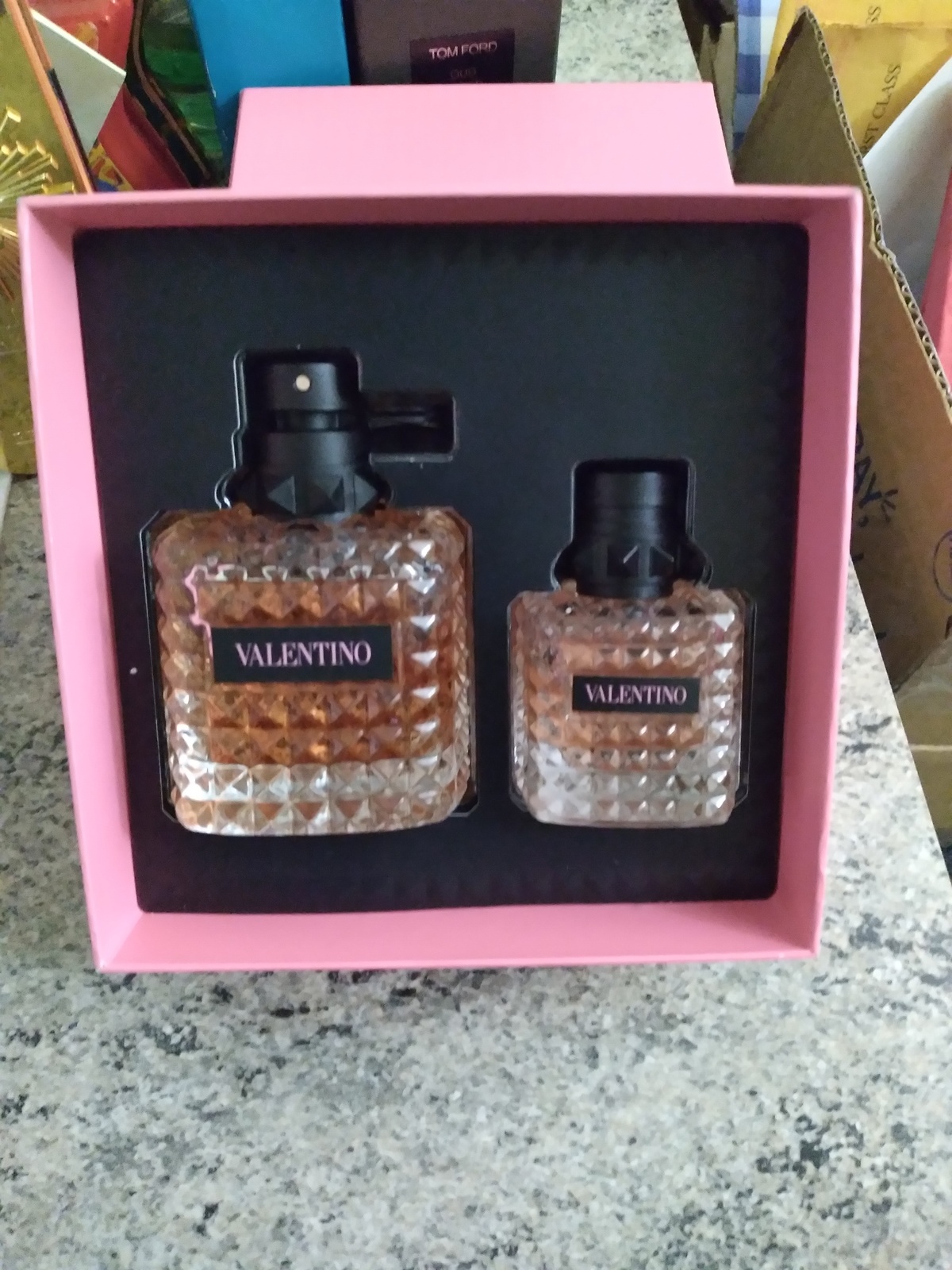 Valentino donna born in roma 3.4 oz perfume 2 pcs gift set