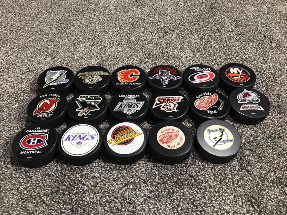 nhl-licensed-official-hockey-pucks-pick-your-team-free-shipping