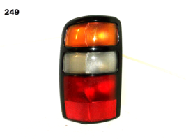 03-04-05-06 CHEVROLET TAHOE   DRIVER SIDE /TAIL/BRAKE LIGHT - $32.76