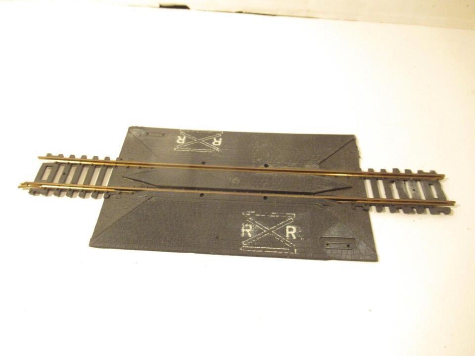 AHM - BRASS TRACK GRADE CROSSING - FAIR- S31SS - $2.76