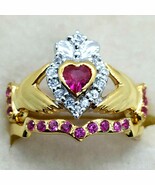 Cuore Finto Rubino &amp; Diamante Claddagh Sposa Set Anello 14k Placcato Oro... - €312,36 EUR