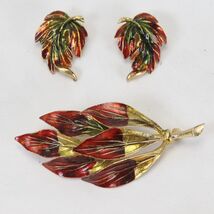 Clip Earrings and Brooch Pin Leaf Design Fashion Jewelry Estate Sale Find - $9.79