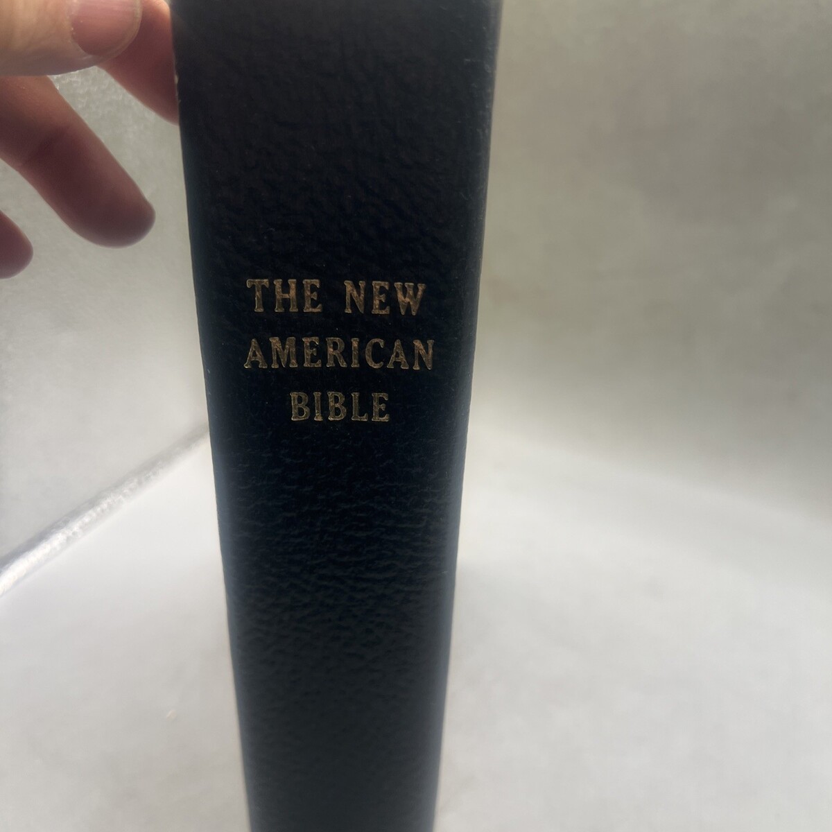 Vintage 1970 New American Bible  NAB Black Leather Kenedy $ Sons Publ - $25.73
