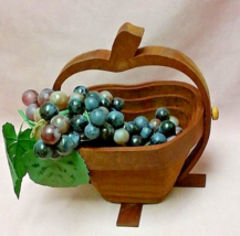 Farmhouse Style 8&quot; Apple Shaped Collapsible Wooden Fruit Bowl or Trivet - £10.93 GBP
