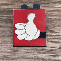 Disney Trading Pin Mickey Mouse Thumbs Up Red Enamel 2007 Hong Kong KG JD - $147.12 MXN Disney Trading Pin Mickey Mouse Thumbs Up Red Enamel 2007 Hong Kong KG JD - $147.12 MXN