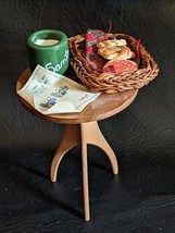2009 Byers Choix Rond Côté Table Avec Bonbons Pain D’Épice Santa Tasse L... - $46.72