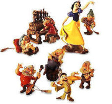 Walt Disney Classics Collection Snow White Ornament Set - £308.99 GBP