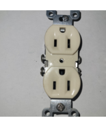 Leviton 12650-I 15 Amp, 125 Volt, Co/Alr Duplex Receptacle Straight Blad... - €2,98 EUR