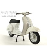 4 Inch 1969 Vespa 50 SpecialScooter 1/18 Scale Diecast Model - Maisto WHITE - €14,45 EUR